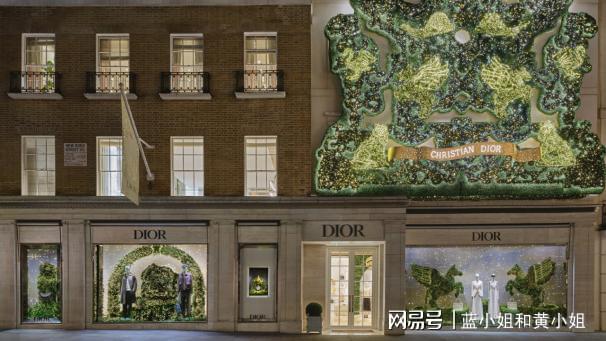 迪奥精品店的迷人节日装饰自然之美彰显修剪艺术的魅力