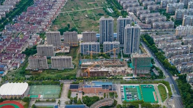 网友曝光：交付一年外墙脱落还有房子烂尾(图3)